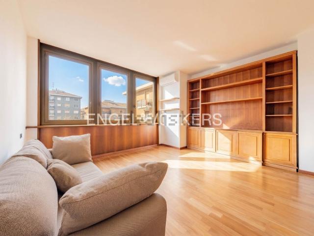 Appartamento in affitto di 137 m² in Via Don Carlo Gnocchi, 33