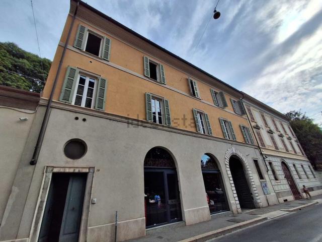 Appartamento in affitto di 137 m² in Corso Magenta
