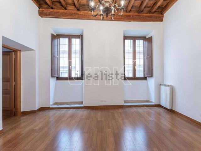 Appartamento in affitto di 138 m² in Via della Maschera d&apos Oro