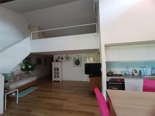 Appartamento in affitto di 138 m² in Via Porto Rotondo, 102