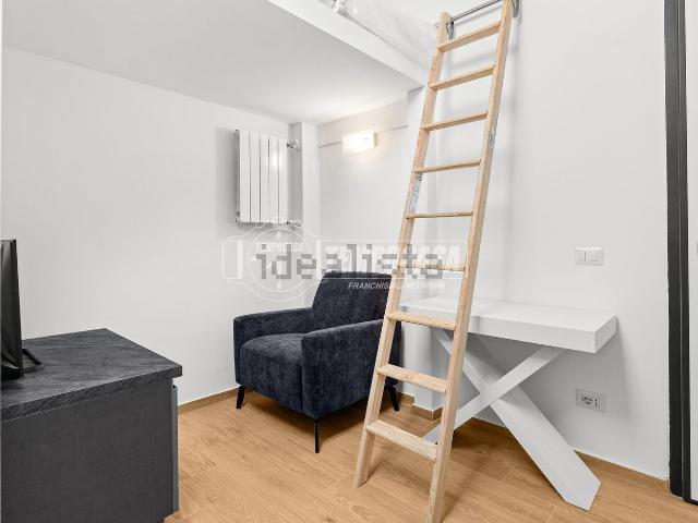 Appartamento in affitto di 17 m² in Via Andrea Maria Ampère, 46
