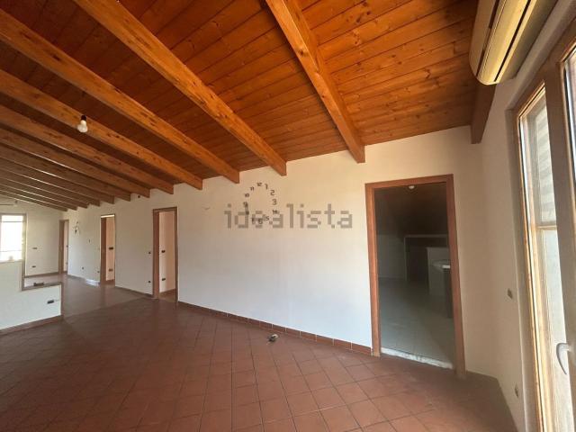 Appartamento in affitto di 140 m² in Via Campana