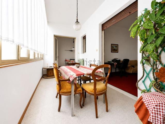 Appartamento in affitto di 140 m² in Via Ciro Menotti, 21