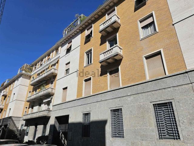 Appartamento in affitto di 140 m² in Via Cristoforo Colombo, 4