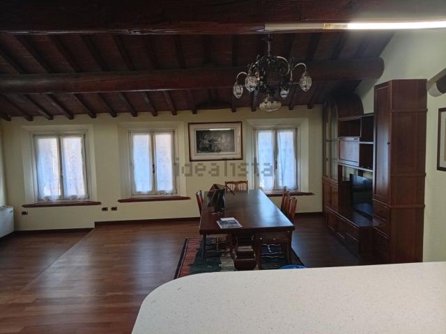 Appartamento in affitto di 140 m² in Via Aldrovandi