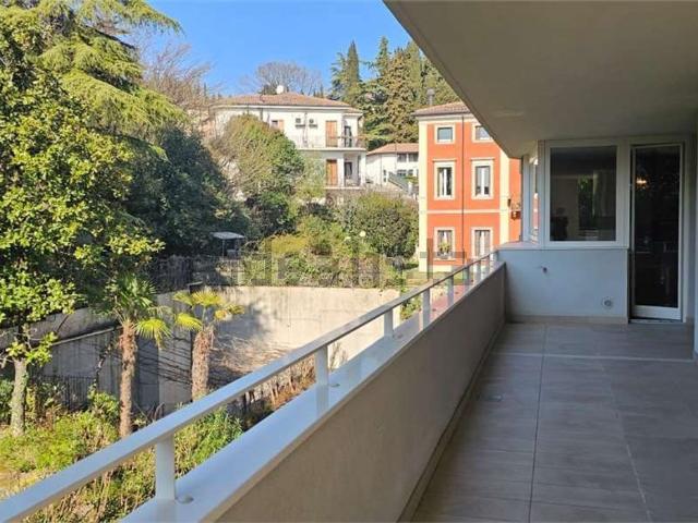 Appartamento in affitto di 140 m² in Via Gazzera, 1