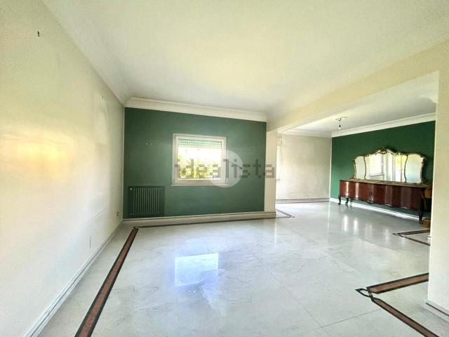 Appartamento in affitto di 140 m² in Via Gabriele Jannelli, 390