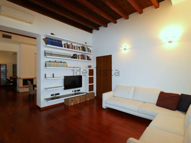 Appartamento in affitto di 140 m² in Via Giuseppe Mercalli