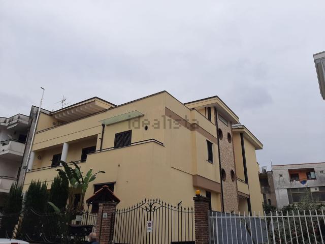 Appartamento in affitto di 140 m² in Via Giacomo Matteotti