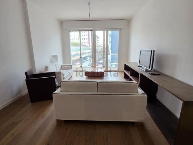 Appartamento in affitto di 140 m² in Via dei Borromeo