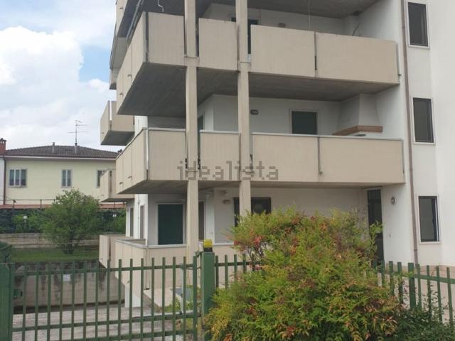 Appartamento in affitto di 140 m² in Via dei Santi