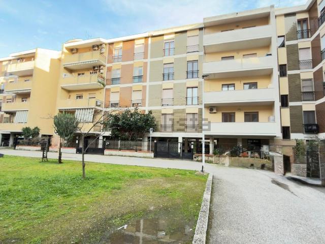 Appartamento in affitto di 140 m² in Via delle Fosse Ardeatine