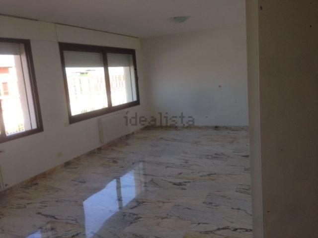 Appartamento in affitto di 140 m² in Via Emanuele Filiberto di Savoia