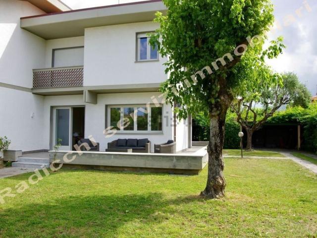 Appartamento in affitto di 140 m² in Via Francesco Carrara