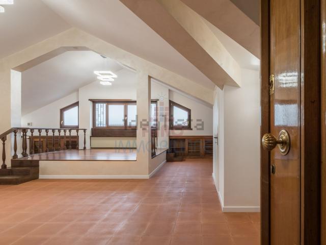 Appartamento in affitto di 140 m² in Via Luigi Lilio, 65