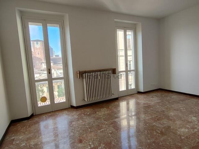 Appartamento in affitto di 140 m² in Via Luigi Porta, 14