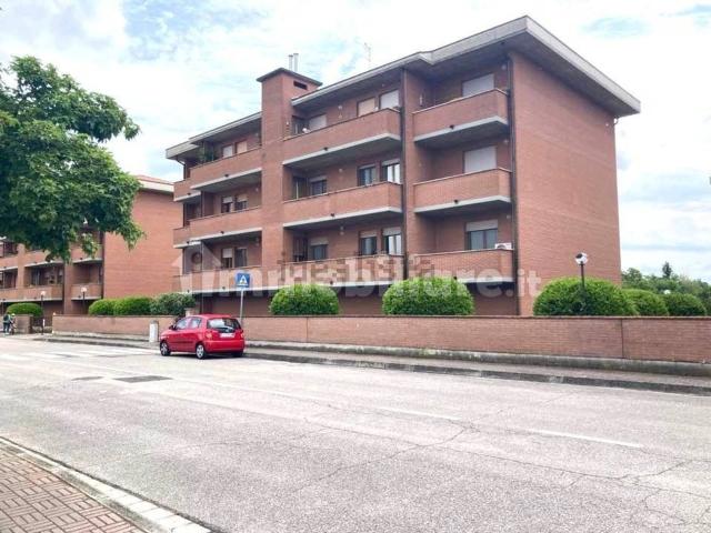 Appartamento in affitto di 140 m² in Via Mafalda Favero