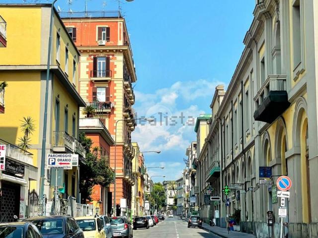 Appartamento in affitto di 140 m² in Via Michelangelo Schipa, 34