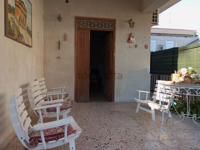 Appartamento in affitto di 140 m² in Via Nettuno
