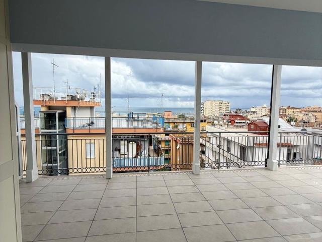 Appartamento in affitto di 140 m² in Via Solaro
