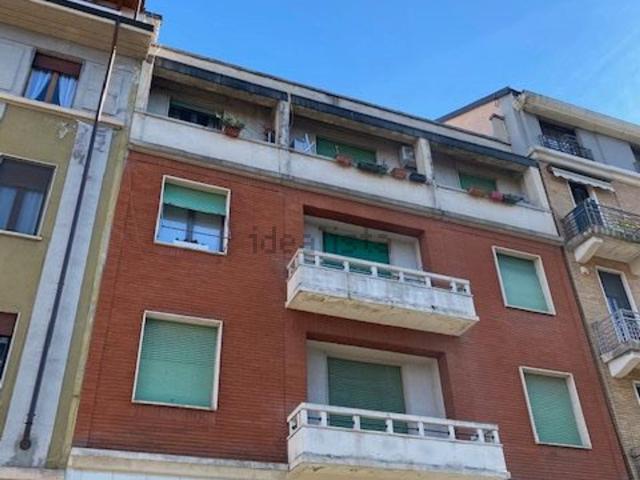 Appartamento in affitto di 140 m² in Via Simone D&apos Orsenigo, 15
