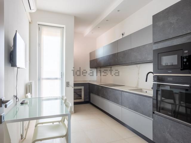 Appartamento in affitto di 140 m² in Via Sporting Mirasole, 41