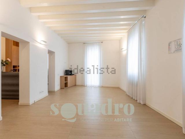 Appartamento in affitto di 140 m² in Via Piero Maroncelli, 30