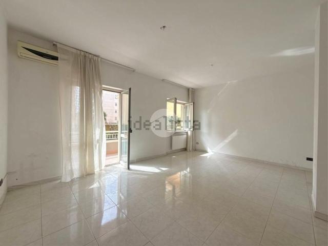 Appartamento in affitto di 140 m² in Via Primo Ottobre, 4