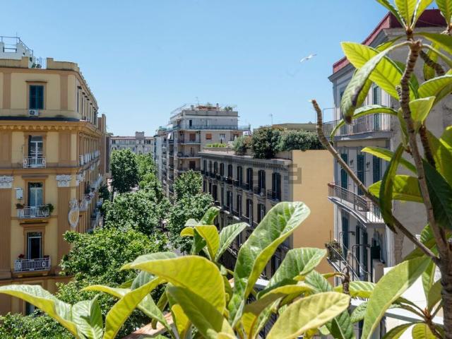 Appartamento in affitto di 140 m² in Via Raffaele Morghen, 63