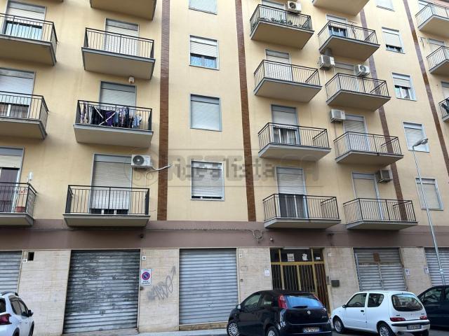 Appartamento in affitto di 140 m² in Via Ruggero Settimo, 24