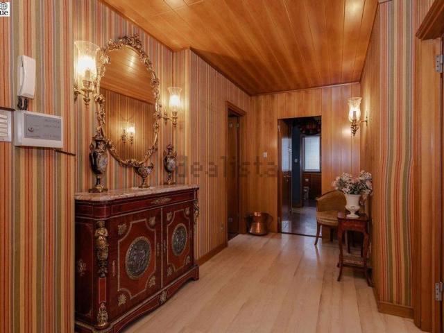 Appartamento in affitto di 140 m² in Via Ugo Lenzi, 1