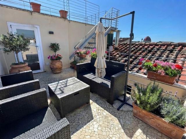 Appartamento in affitto di 140 m² in Via Ventisette Aprile, 18