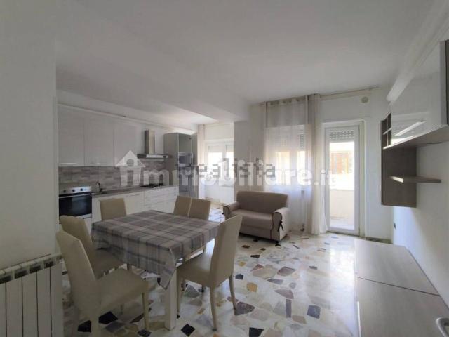 Appartamento in affitto di 140 m² in Via Vittorio Veneto