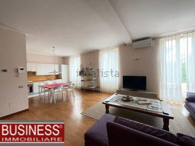 Appartamento in affitto di 140 m² in Via Vincenzo Civerchio, 9