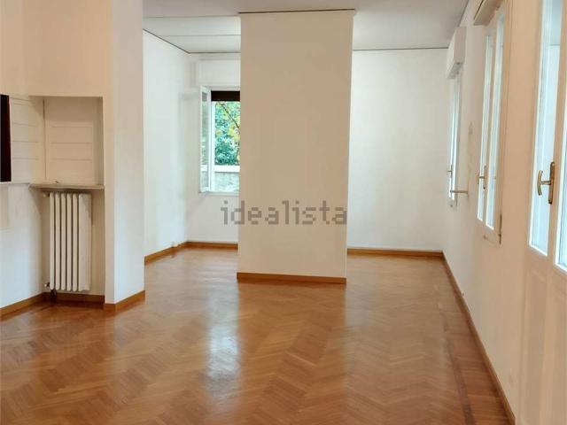 Appartamento in affitto di 140 m² in Viale Vittorio Veneto