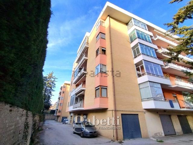 Appartamento in affitto di 140 m² in Viale Alessandro Manzoni