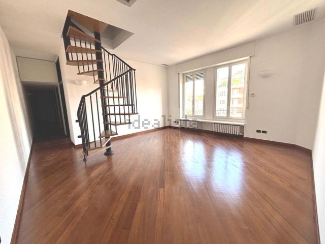 Appartamento in affitto di 140 m² in Piazza Arnoldo Mondadori