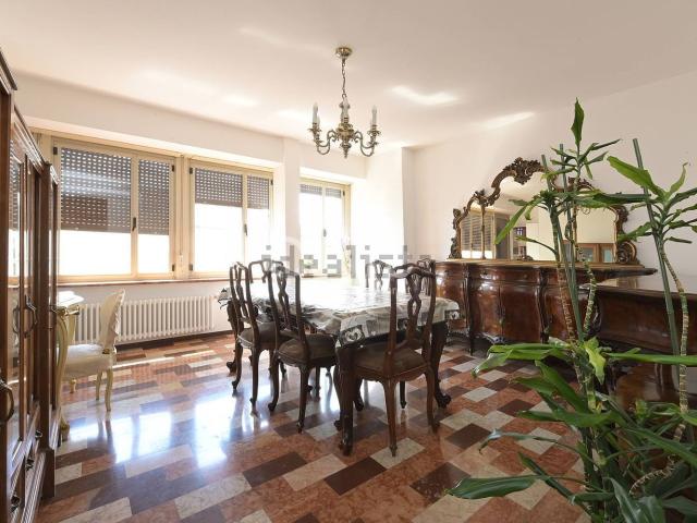 Appartamento in affitto di 140 m² in Piazza San Cristoforo, 12