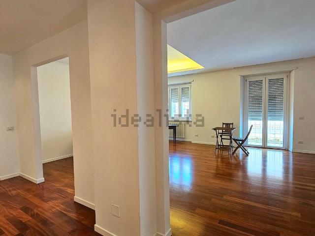 Appartamento in affitto di 141 m² in Via Duccio Galimberti, 47