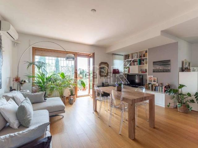 Appartamento in affitto di 141 m² in Via Flaminia Nuova