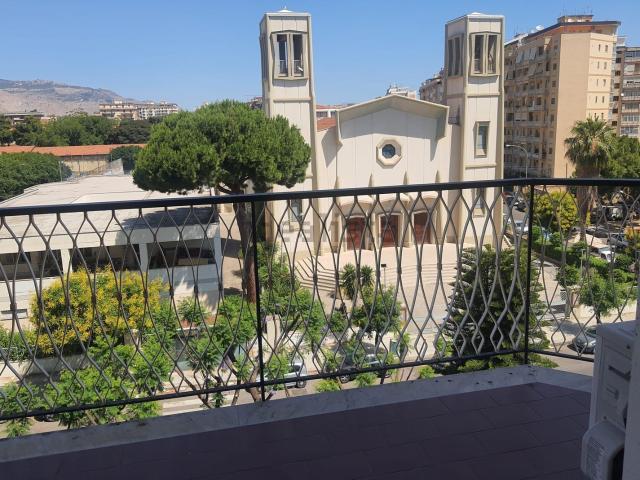 Appartamento in affitto di 141 m² in Piazza Barbarino Costanzo, 50