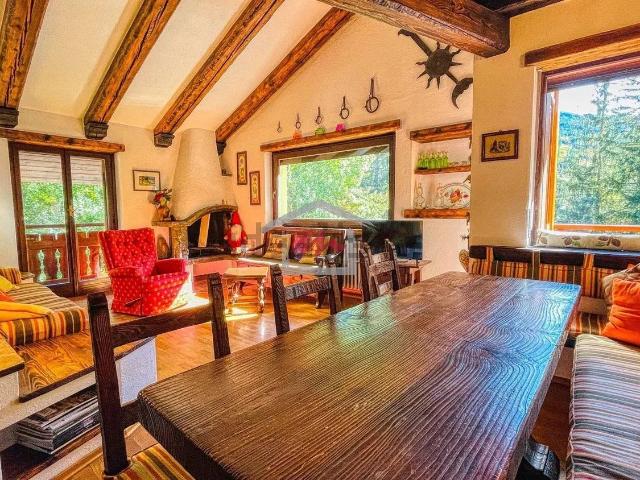 Appartamento in affitto di 142 m² in Via Melezet, 30