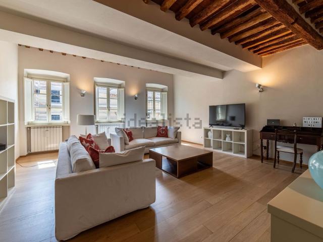 Appartamento in affitto di 142 m² in Via S. Nicolao, 45