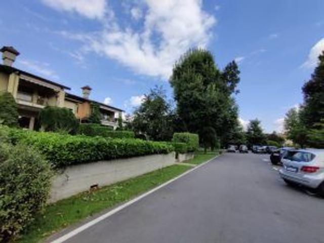 Appartamento in affitto di 142 m² in Viale Piemonte, 21