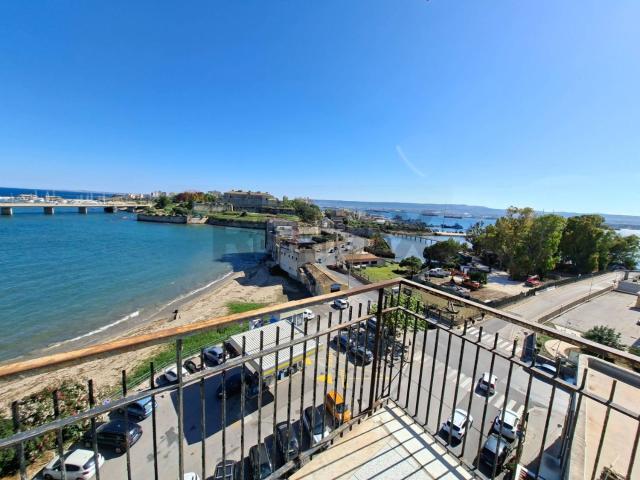 Appartamento in affitto di 143 m² in Lungomare Gioacchino Rossini, 8