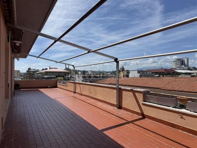 Appartamento in affitto di 143 m² in Via Bologna