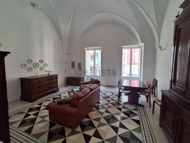 Appartamento in affitto di 143 m² in Via Marco Pacuvio, 16