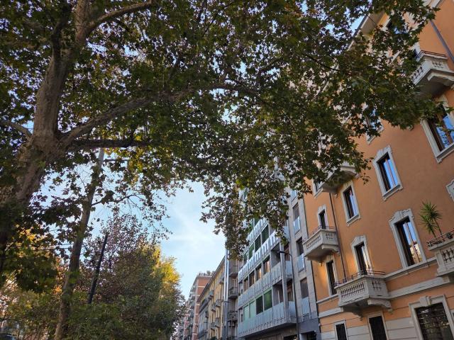 Appartamento in affitto di 144 m² in Viale Campania, 43
