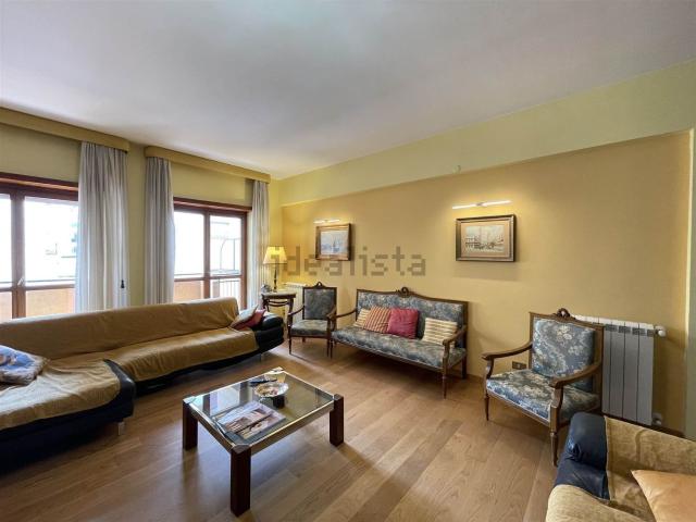 Appartamento in affitto di 145 m²