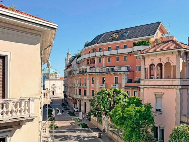 Appartamento in affitto di 145 m² in Via Carlo Travelli, 2